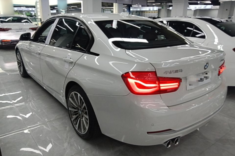 BMW 3 Series 2019 #5 BMW 3 Series 2019 car image #5