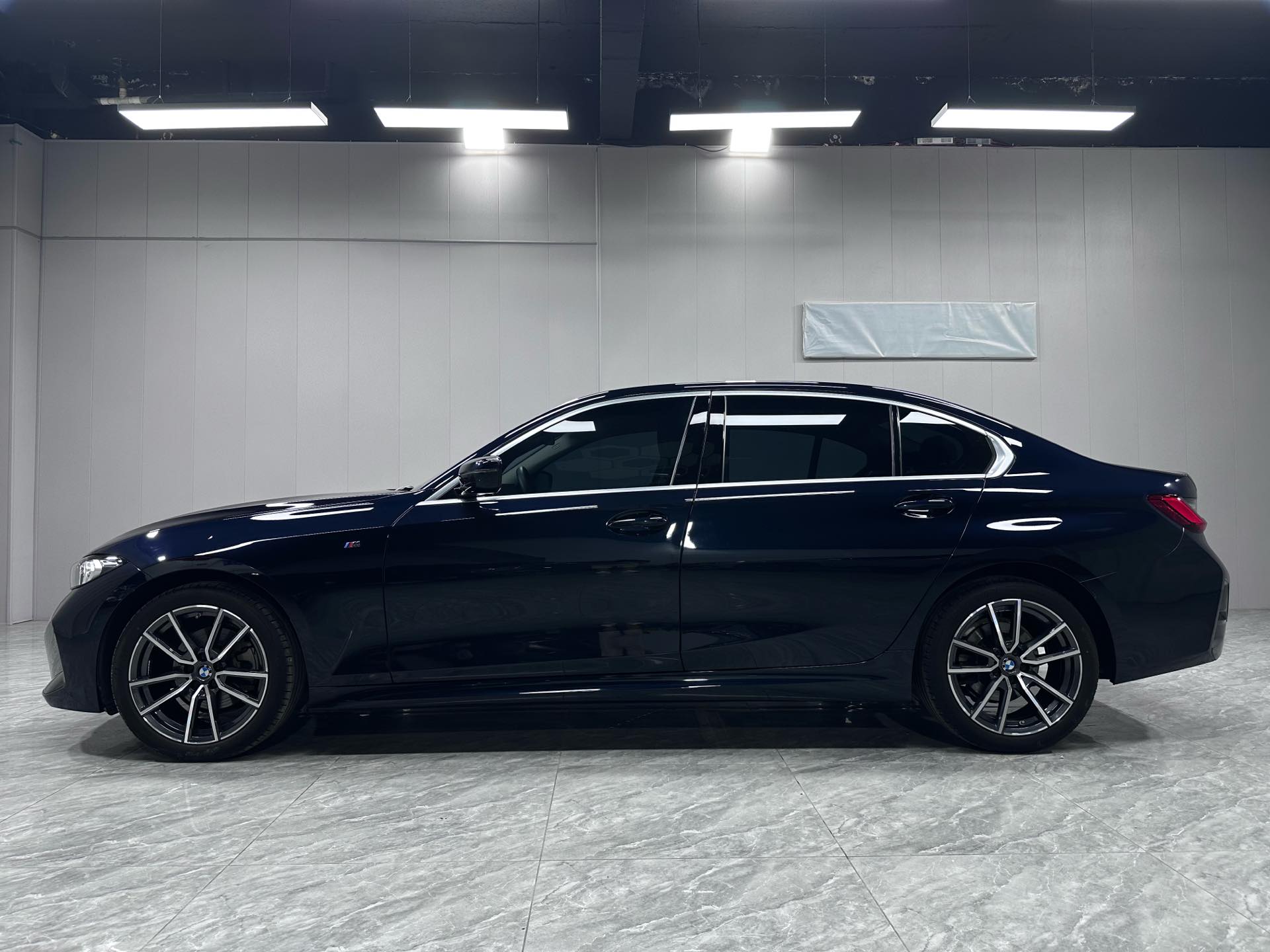 BMW 3 Series 2023 car image #9