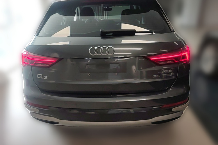 Audi Q3 2021 car image #6