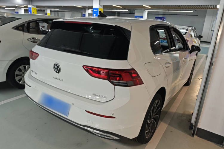 Volkswagen Golf 2023 car image #7