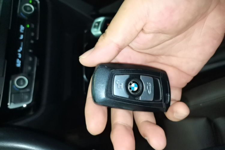 BMW 3 Series 2017 #9 BMW 3 Series 2017 car image #9