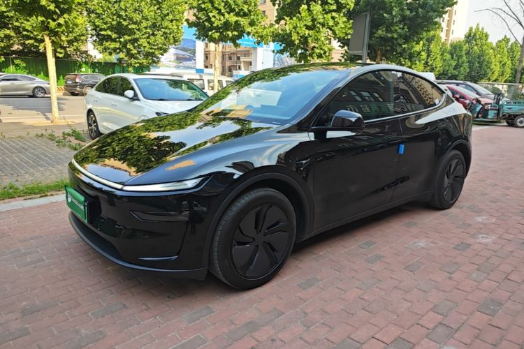 Tesla Model Y 2026 #2 Tesla Model Y 2026 car image #2