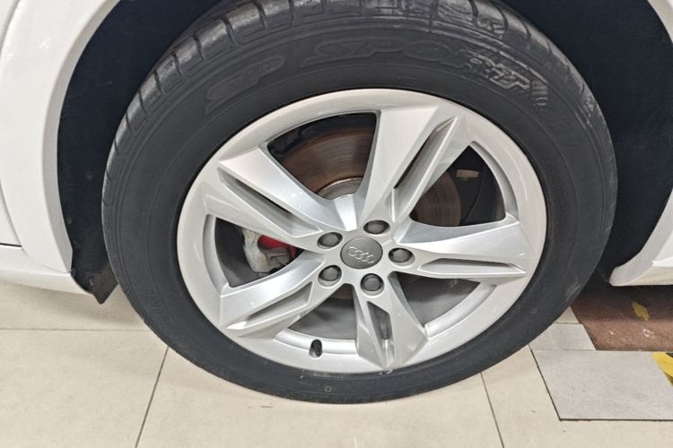 Audi Q3 2018 #9 Audi Q3 2018 car image #9