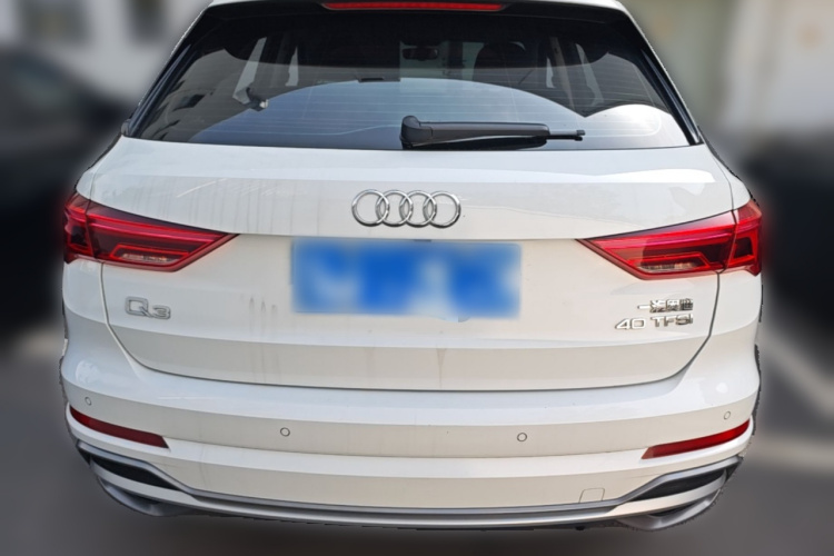 Audi Q3 2022 car image #6