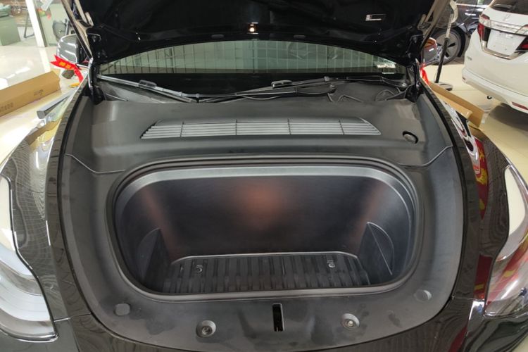 Tesla Model Y 2023 #22 Tesla Model Y 2023 car image #22