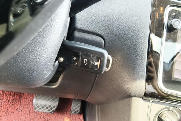 Volkswagen Polo 2018 car image #10