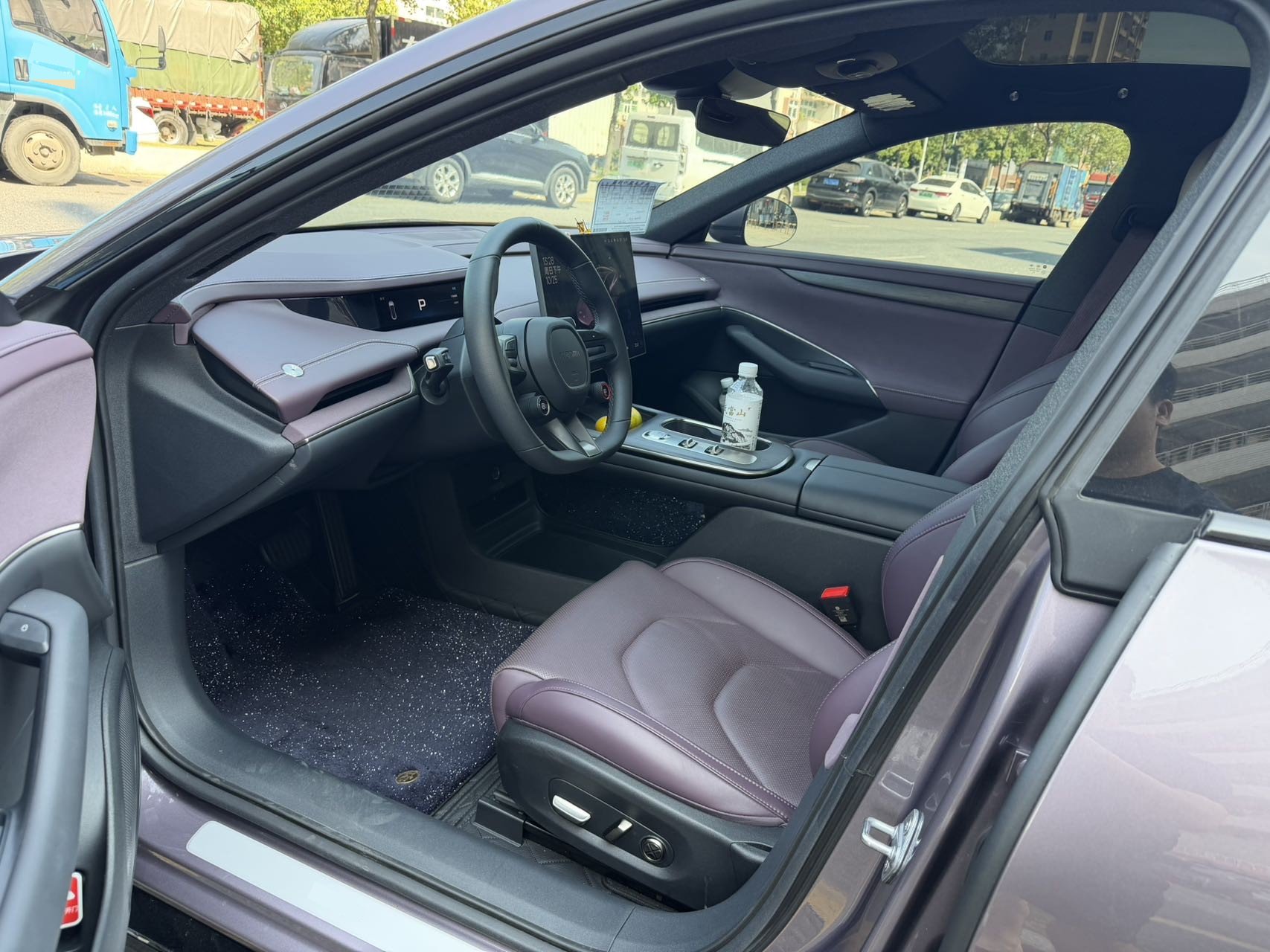 MI SU7 2025 immagine di auto #3