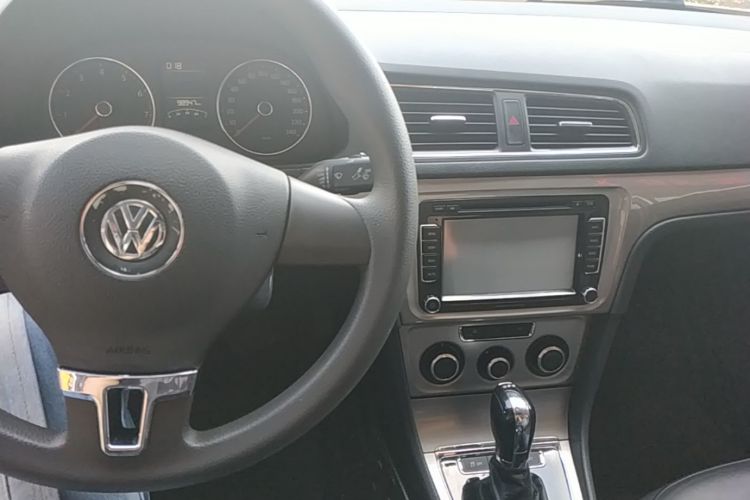 Volkswagen Lavida 2015 car image #11
