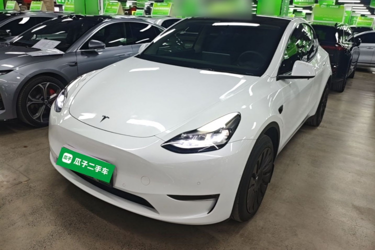 Tesla Model Y 2023 #2 Tesla Model Y 2023 car image #2