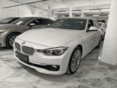 BMW 3 Series 2018 car image 