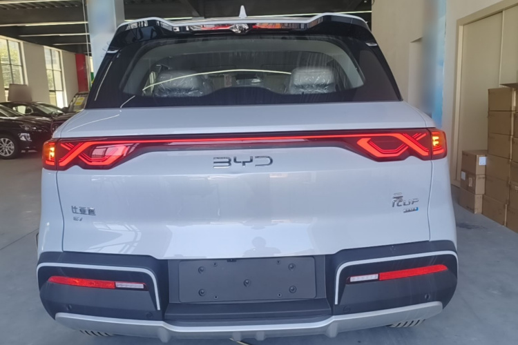 BYD YuanUP 2026 car image #6