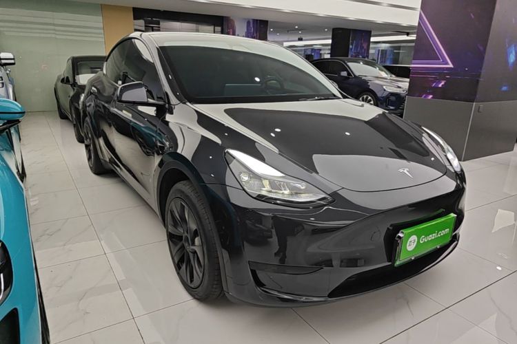 Tesla Model Y 2024 #4 Tesla Model Y 2024 car image #4