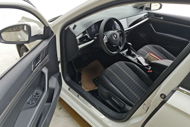 Volkswagen Lavida 2020 car image #16