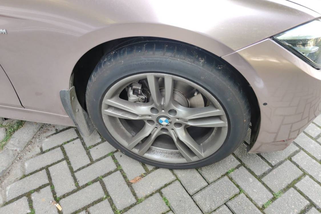 BMW 3 Series 2018 #9 BMW 3 Series 2018 car image #9