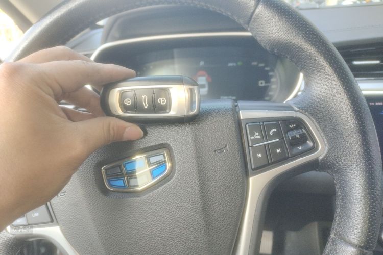 GEELY Emgrand 2018 car image #10