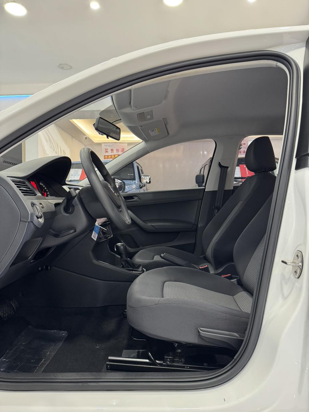 Volkswagen Santana 2022 car image #10