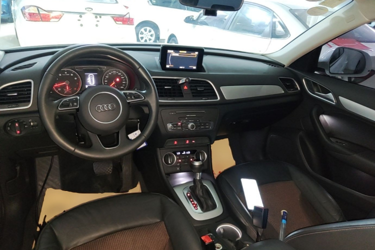 Audi Q3 2018 #10 Audi Q3 2018 car image #10