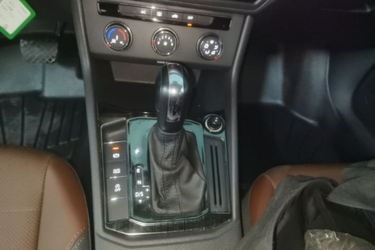 Volkswagen Lavida 2018 image de voiture #14