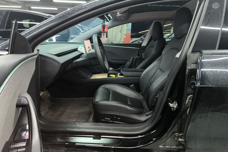Tesla Model 3 2024 car image #16