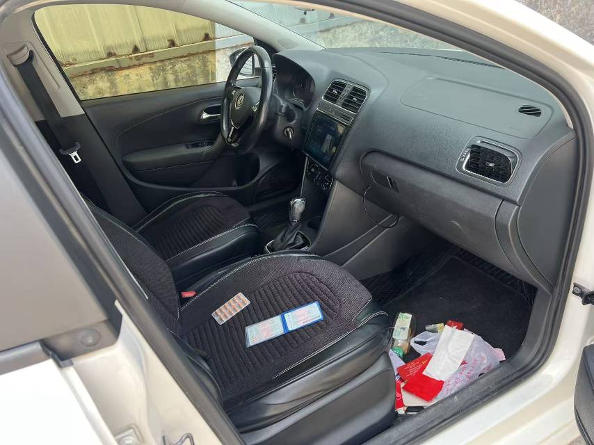 Volkswagen Polo 2018 car image #3