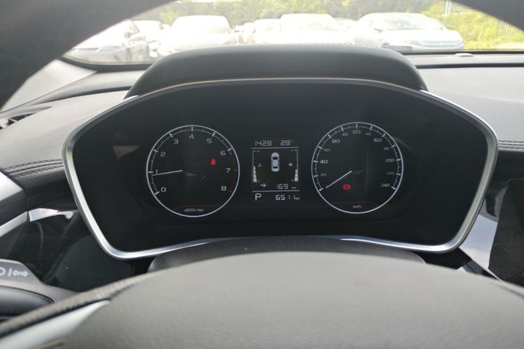 GEELY Coolray 2025 #12 GEELY Coolray 2025 car image #12