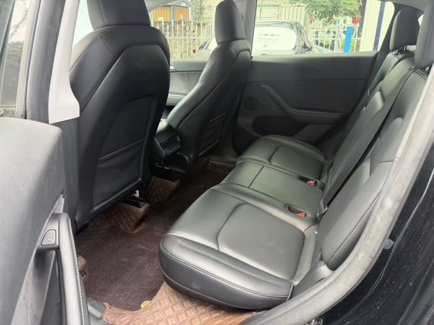 Tesla Model Y 2023 #2 Tesla Model Y 2023 car image #2