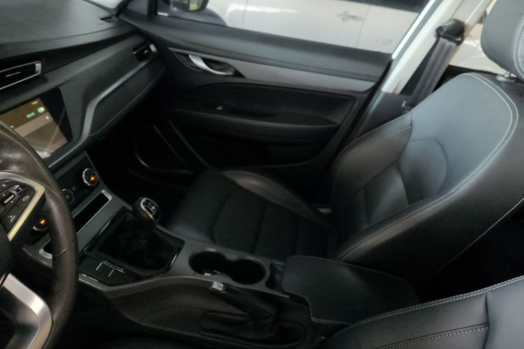 GEELY Emgrand 2021 car image #17