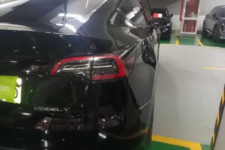 Tesla Model Y 2023 #8 Tesla Model Y 2023 car image #8