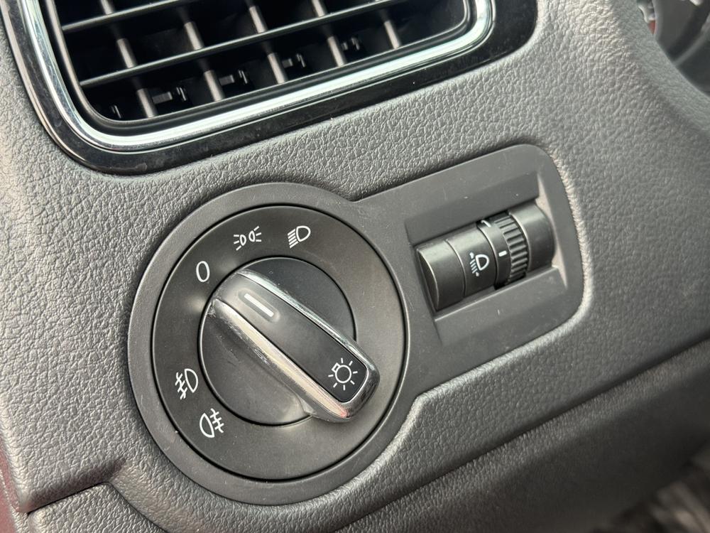 Volkswagen Polo 2014 car image #17