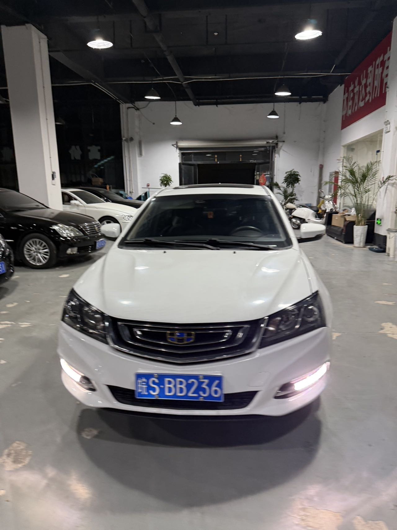 GEELY Emgrand 2016 #2 GEELY Emgrand 2016 car image #2