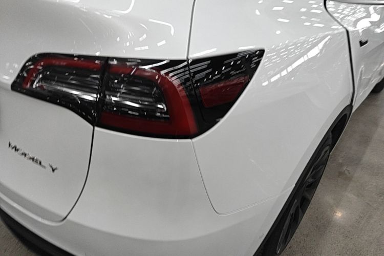 Tesla Model Y 2021 #8 Tesla Model Y 2021 car image #8