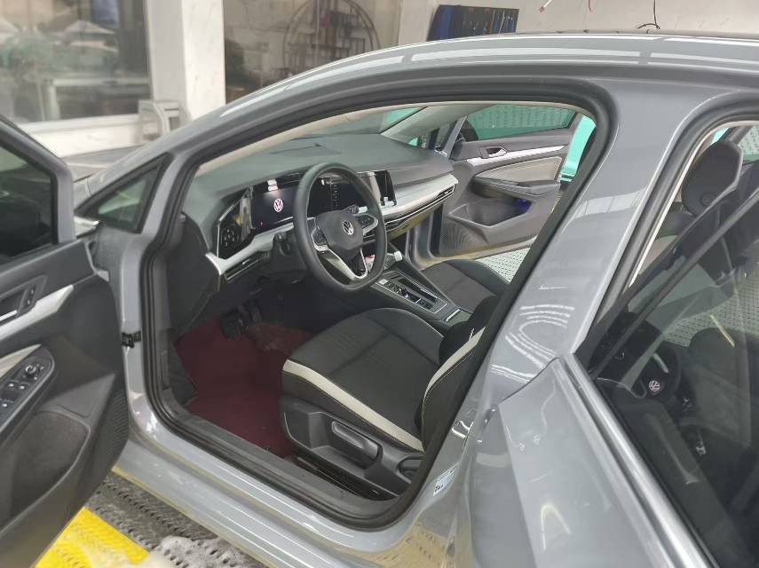 Volkswagen Golf 2023 immagine di auto #4