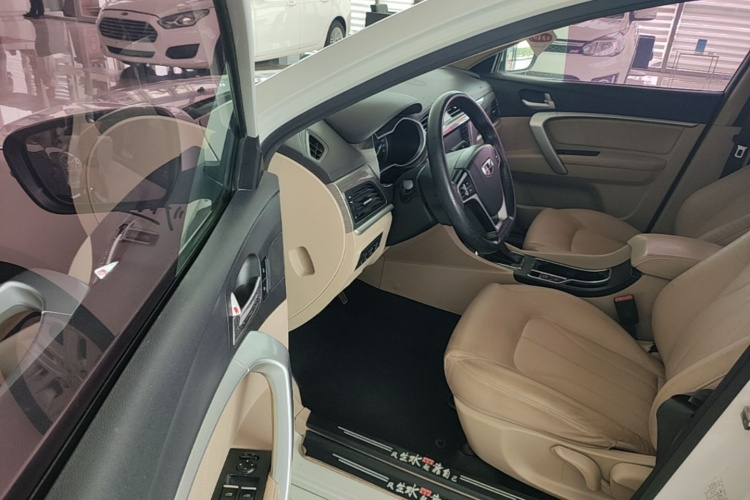 GEELY Emgrand 2017 #16 GEELY Emgrand 2017 car image #16