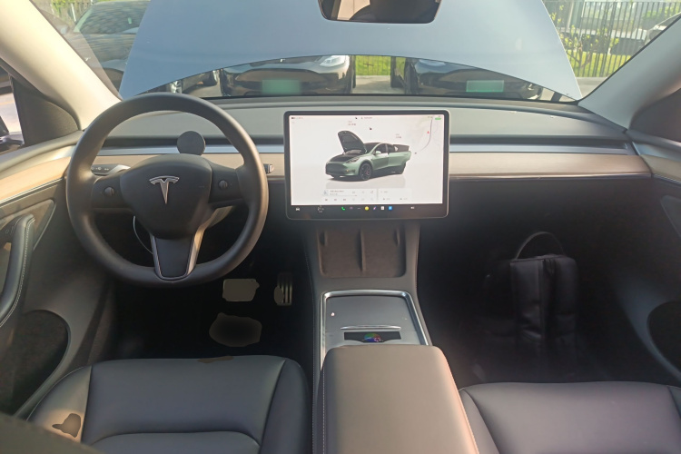 Tesla Model Y 2022 #10 Tesla Model Y 2022 car image #10