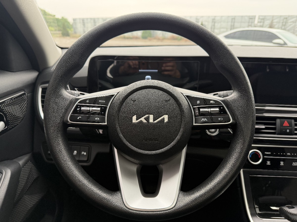 Kia Seltos 2023 car image #12
