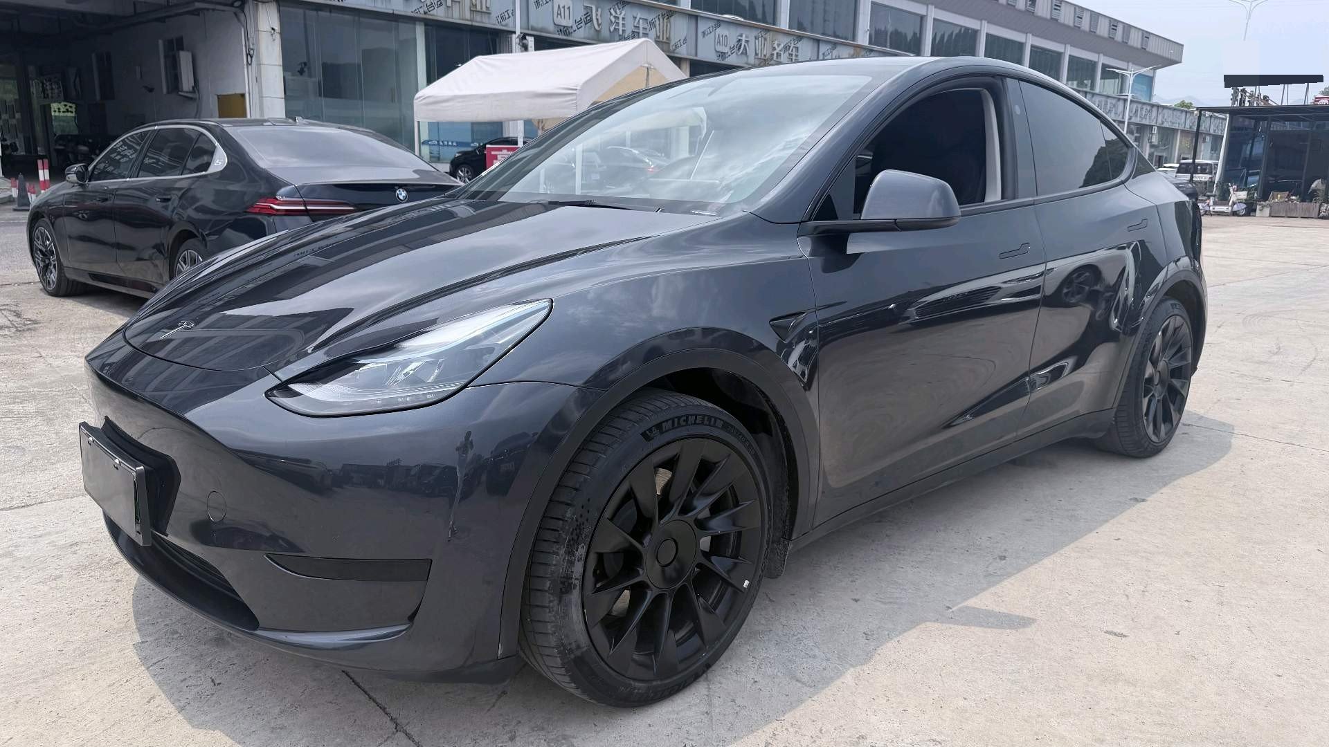 Tesla Model Y 2024 car image 