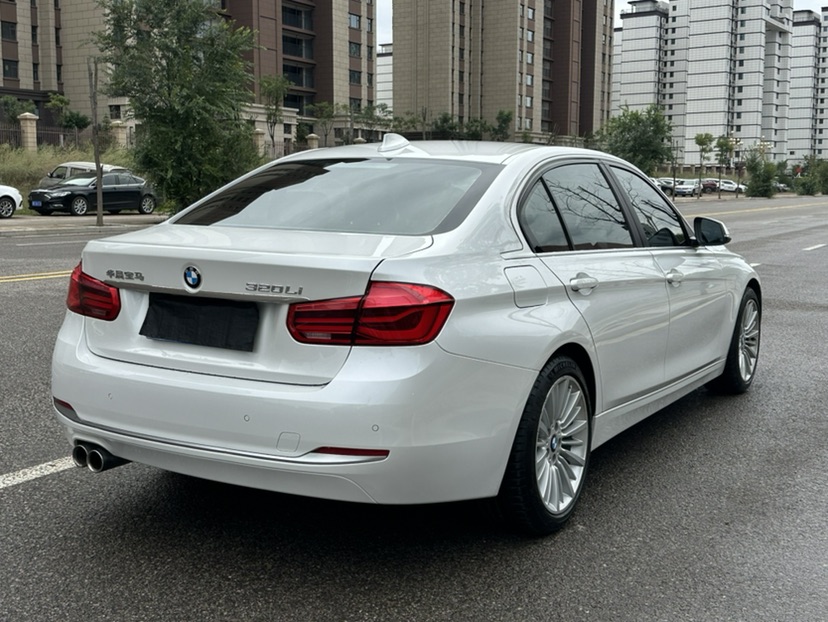 BMW 3 Series 2018 #8 BMW 3 Series 2018 car image #8