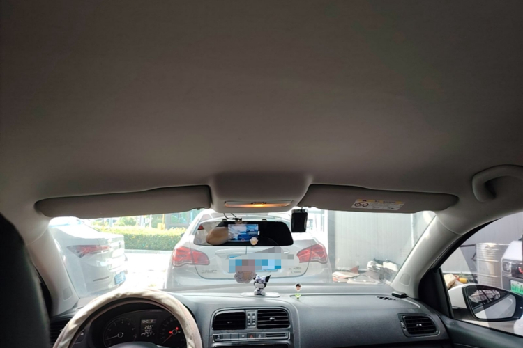 Volkswagen Polo 2019 car image #18