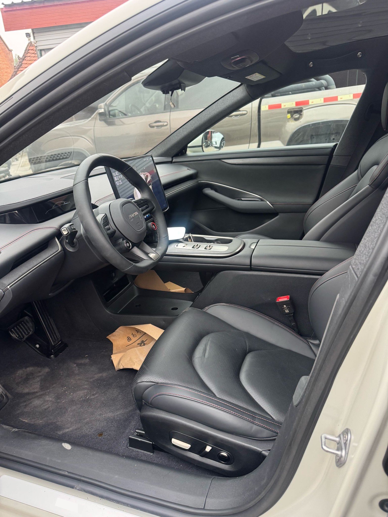 MI SU7 2025 immagine di auto #4