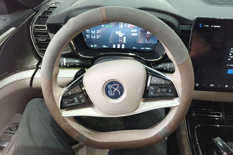 BYD Han 2025 car image #11