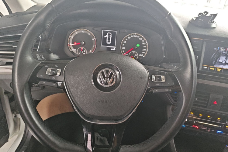 Volkswagen Bora 2019 car image #11