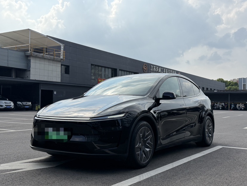 Tesla Model Y L 2026 Tesla Model Y L 2026 car image