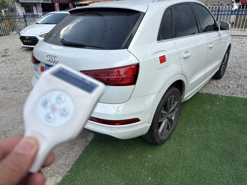 Audi Q3 2019 car image #3
