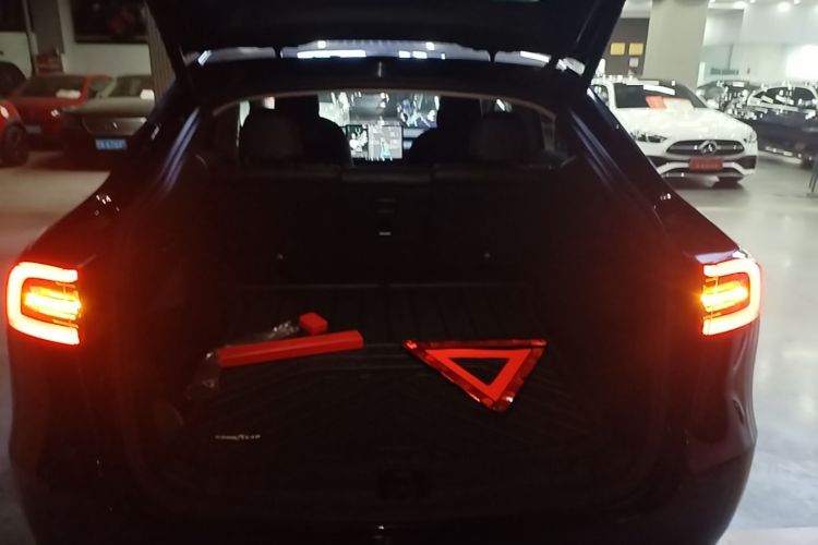 Tesla Model Y 2021 #19 Tesla Model Y 2021 car image #19