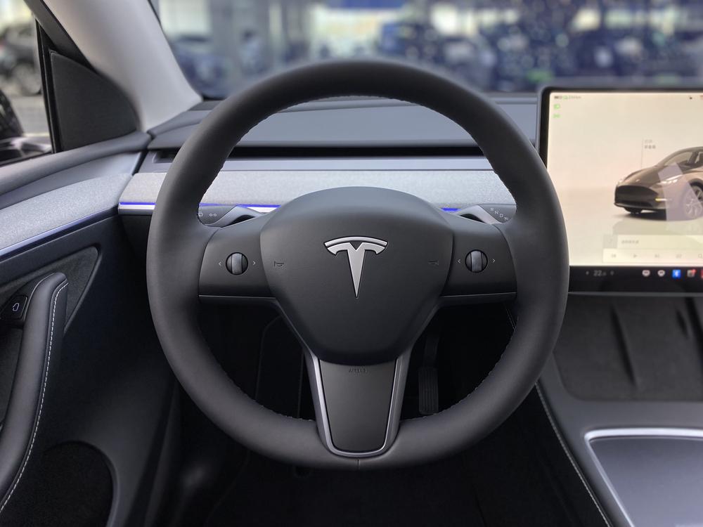 Tesla Model Y 2024 #20 Tesla Model Y 2024 car image #20