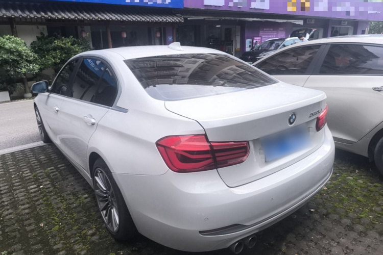 BMW 3 Series 2018 car image #5