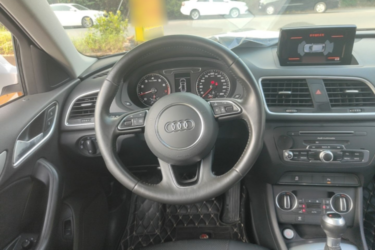 Audi Q3 2019 #11 Audi Q3 2019 car image #11
