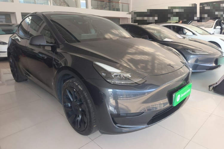Tesla Model Y 2024 #4 Tesla Model Y 2024 car image #4