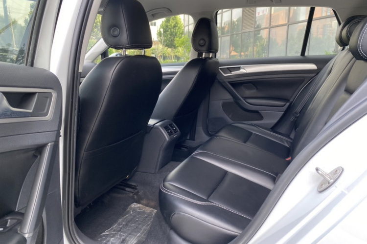 Volkswagen Golf 2019 #13 Volkswagen Golf 2019 car image #13