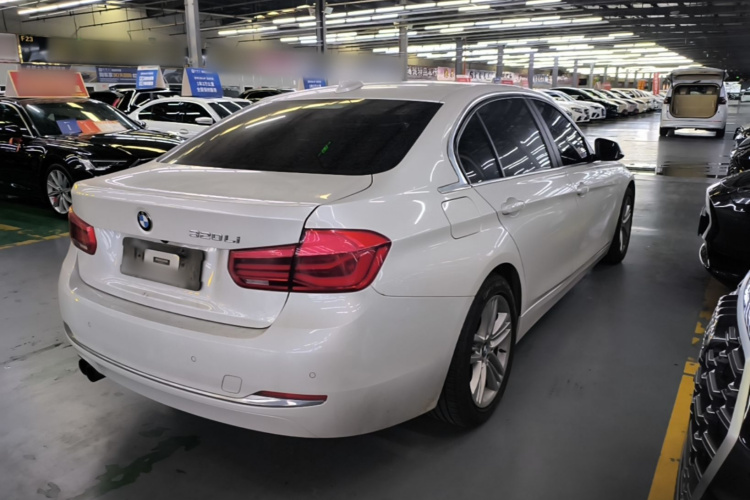 BMW 3 Series 2017 #7 BMW 3 Series 2017 car image #7